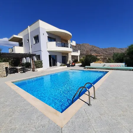 Danae Villa